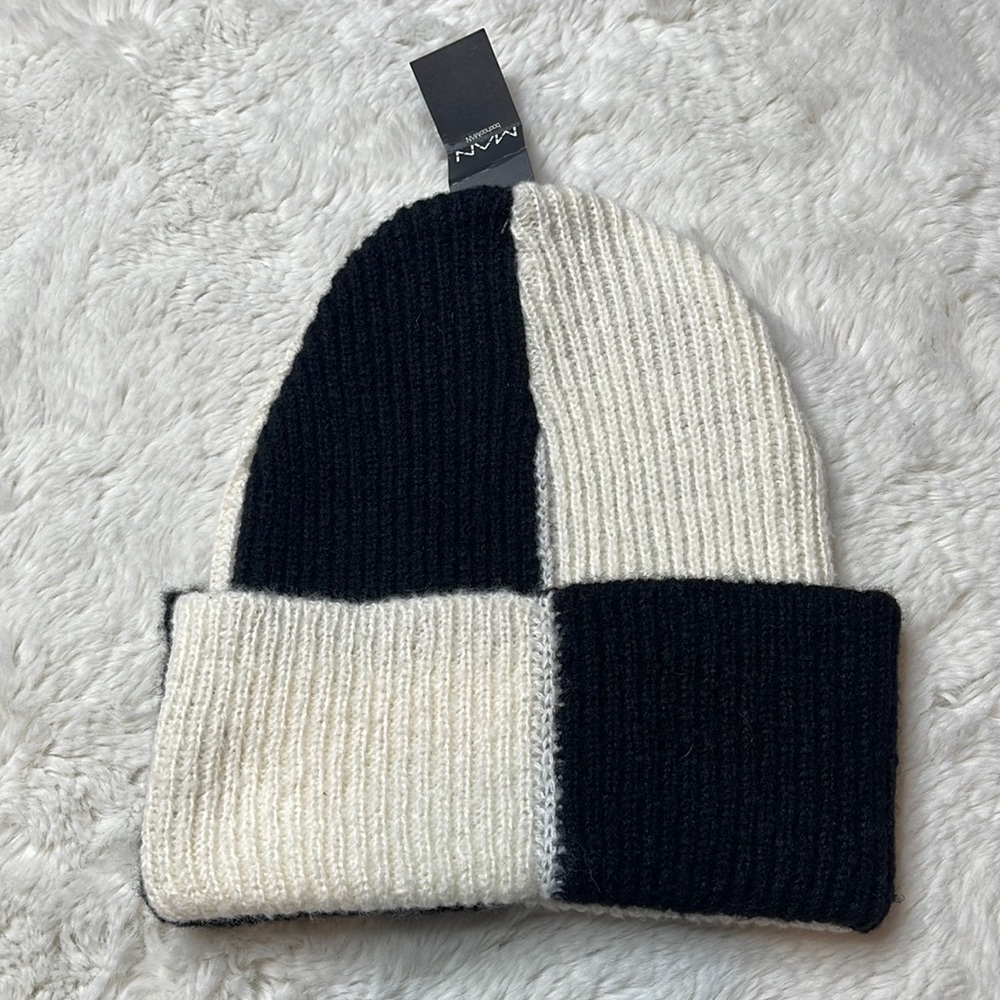 NWT Color Block Oversized Beanie
